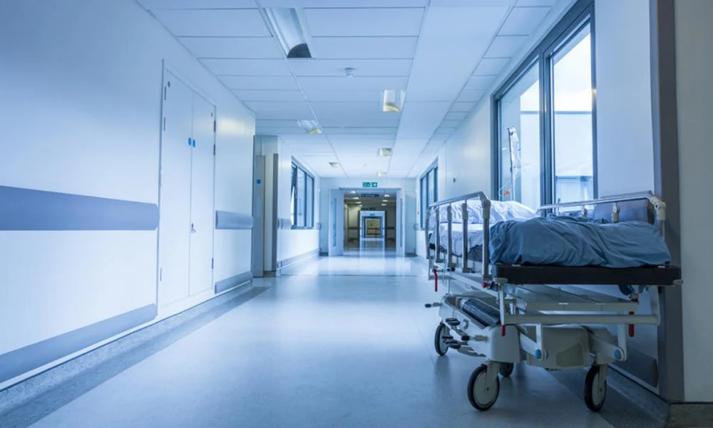 Πάτρα: Μέσα στον χώρο των Επειγόντων επιτέθηκε σεξουαλικά στην 23χρονη ο νοσηλευτής, λέει η ΠΟΕΔΗΝ
